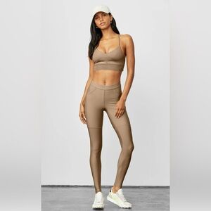 Alo Utility Leggings in Gravel Size Medium NWOT